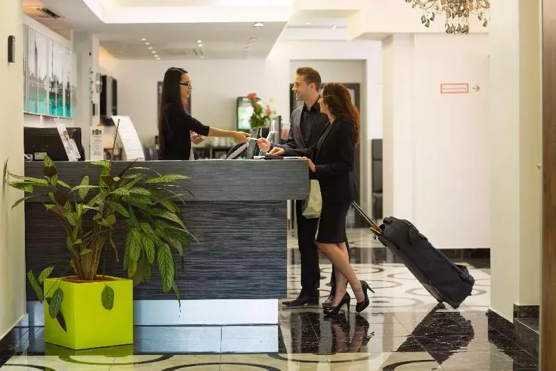 Fotos del hotel Best Western Plus  Arcadia:  2