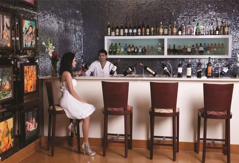 Fotos del hotel Ramada Udaipur Resort & Spa:  11