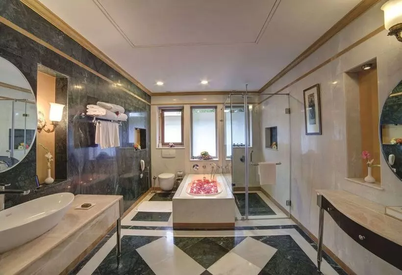 Fotos del hotel Ramada Udaipur Resort & Spa:  9