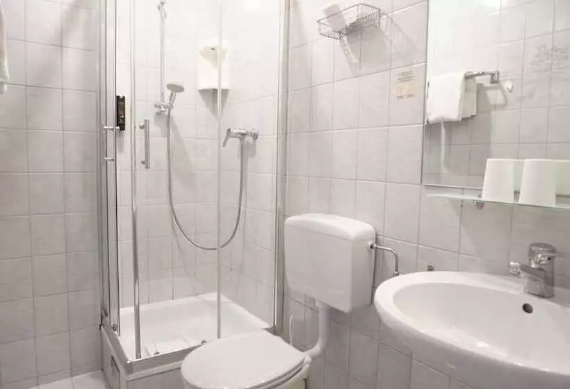 Fotos del hotel Pension Lumes:  3