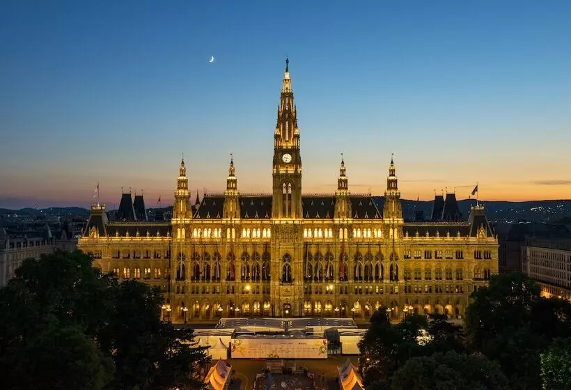 Strandhotel Alte Donau