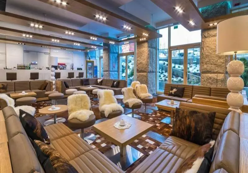 Fotos del hotel Rezydencja Nosalowy Dwór:  8