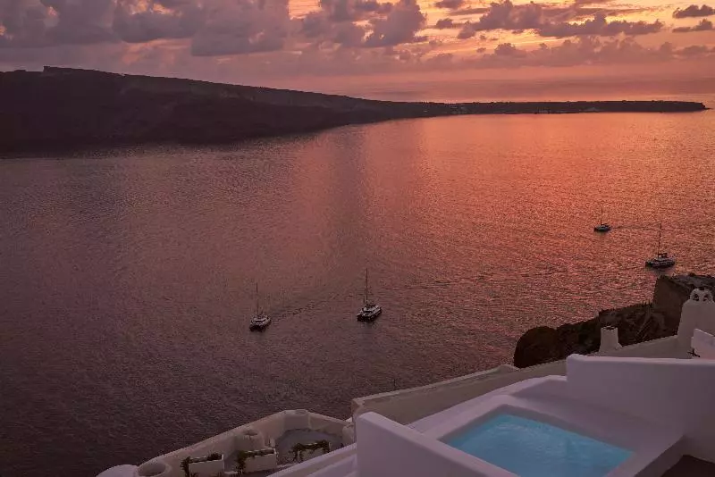 Fotos del hotel Charisma Suites:  10