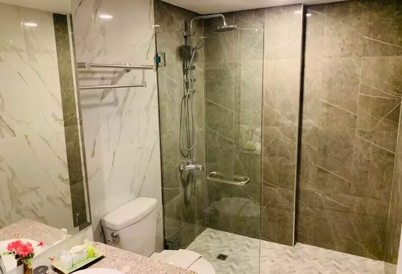 Fotos del hotel The Airport Greenery:  19