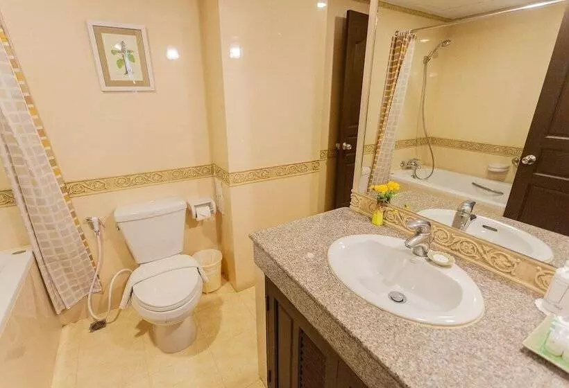 Fotos del hotel The Airport Greenery:  4