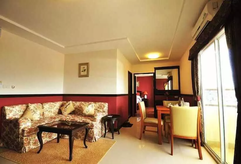 Fotos del hotel The Airport Greenery:  25