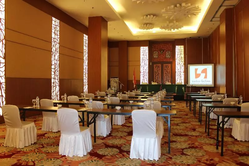 Fotos del hotel Swiss-belinn Manyar:  7