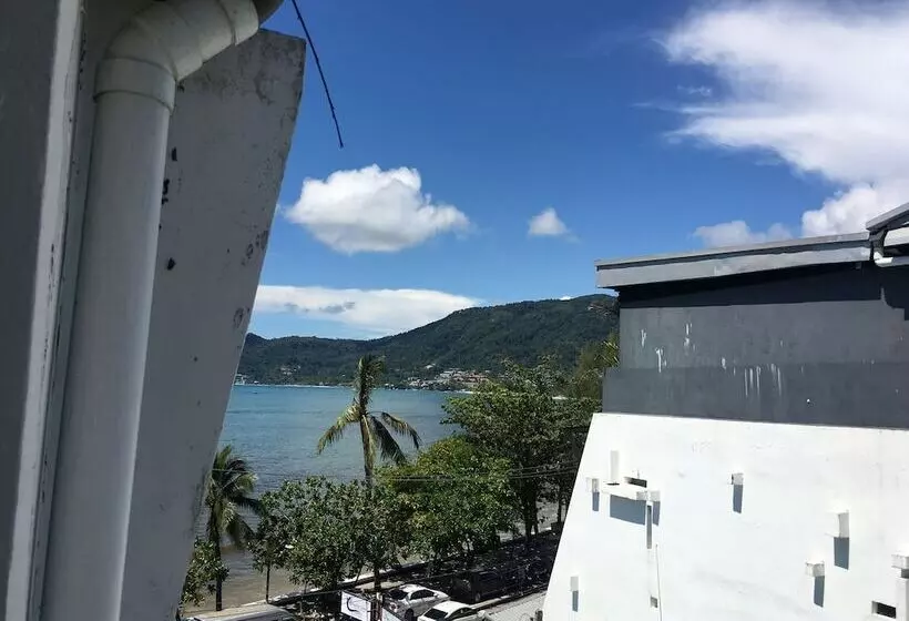 Fotos del hotel The Front  And Apartment:  13