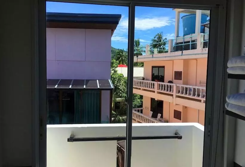 Fotos del hotel The Front  And Apartment:  25