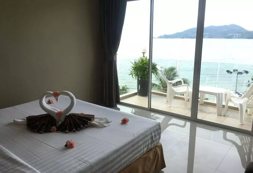 Fotos del hotel The Front  And Apartment:  19