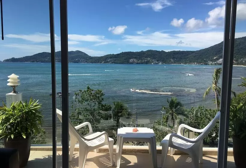 Fotos del hotel The Front  And Apartment:  24