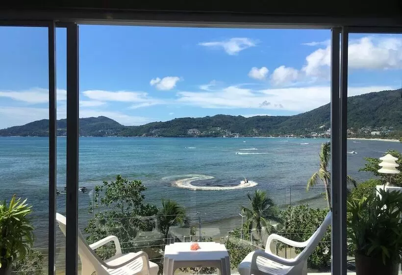 Fotos del hotel The Front  And Apartment:  15