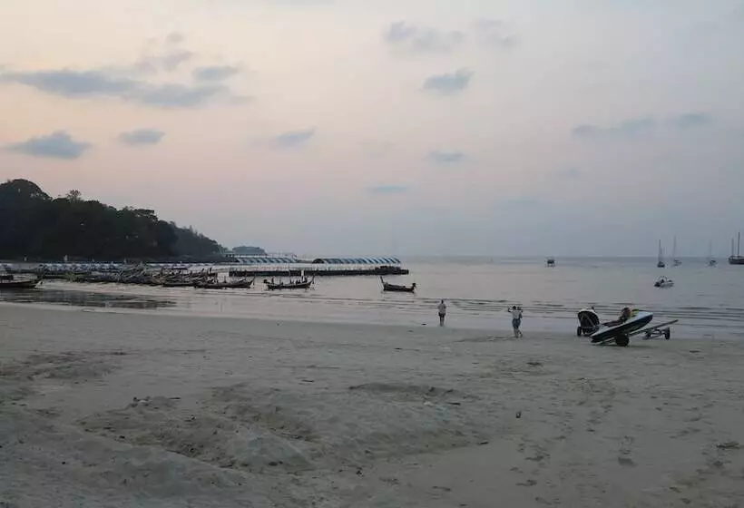 Fotos del hotel The Front  And Apartment:  21