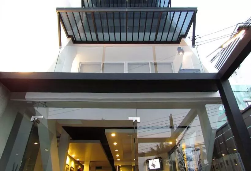 Fotos del hotel The Front  And Apartment:  20