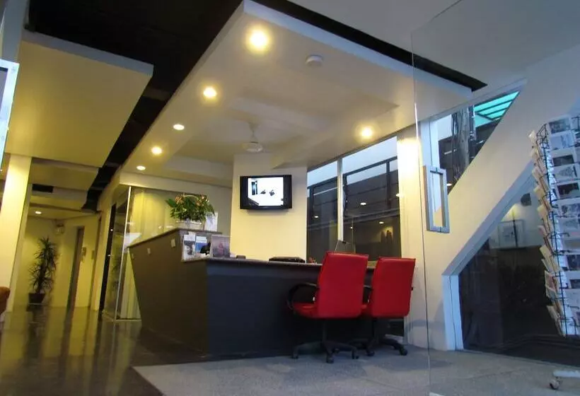 Fotos del hotel The Front  And Apartment:  7