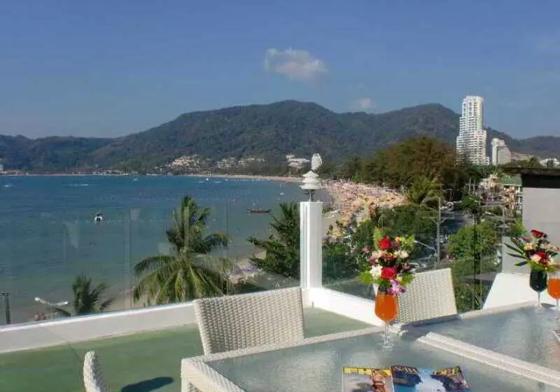 Fotos del hotel The Front  And Apartment:  5