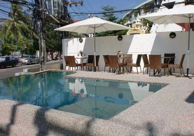 Fotos del hotel The Front  And Apartment:  8