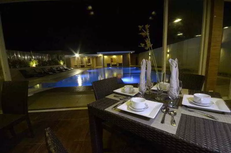 Fotos del hotel Holiday Suites  & Resort:  2