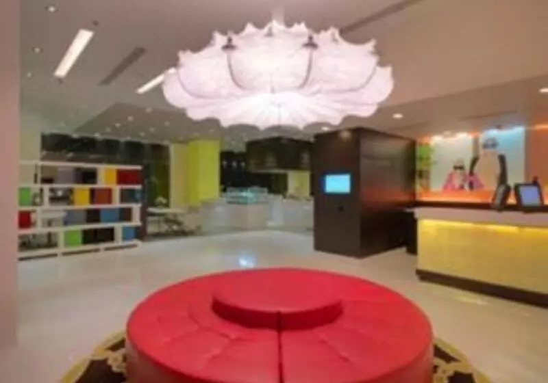 Fotos del hotel Golden Tulip Gurgaon Sector 29:  2