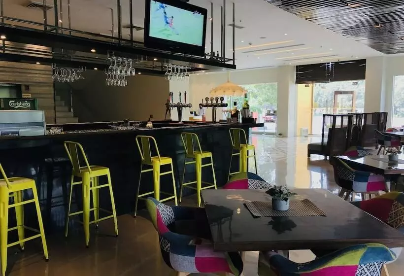 Fotos del hotel Golden Tulip Gurgaon Sector 29:  20