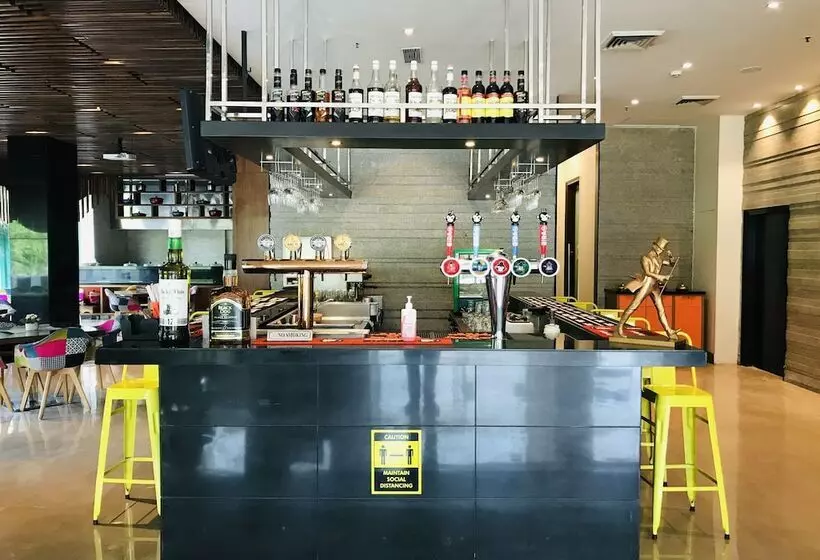 Fotos del hotel Golden Tulip Gurgaon Sector 29:  4