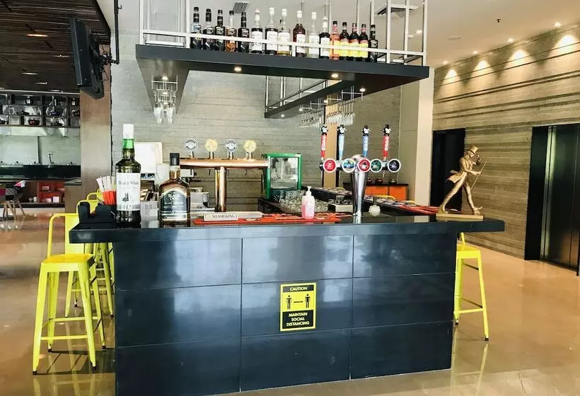 Fotos del hotel Golden Tulip Gurgaon Sector 29:  12