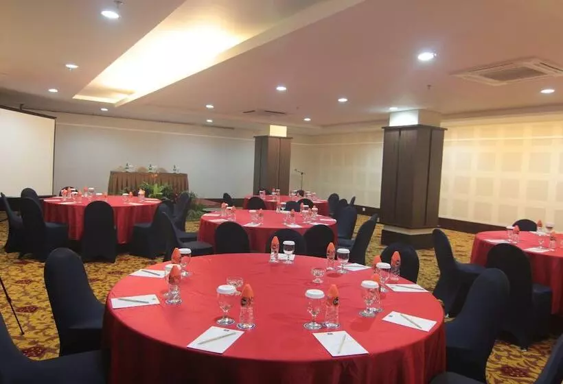 Fotos del hotel Elvour  Serpong:  11