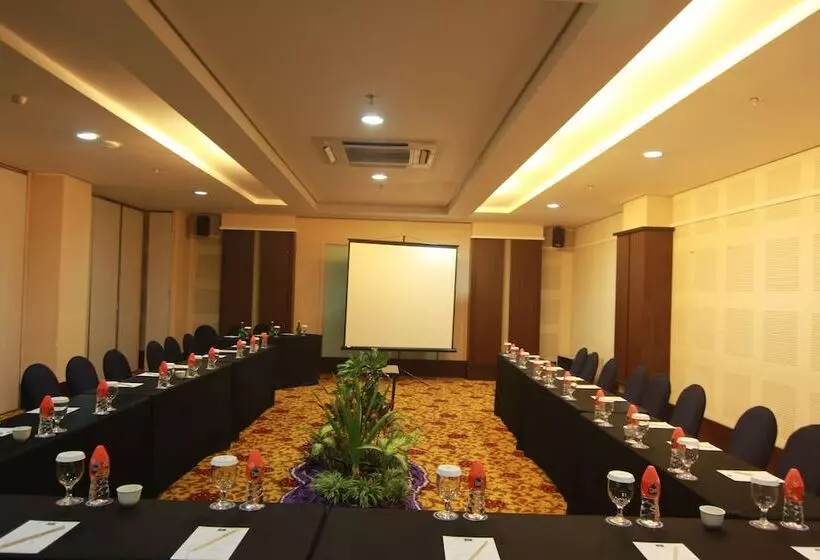 Fotos del hotel Elvour  Serpong:  6