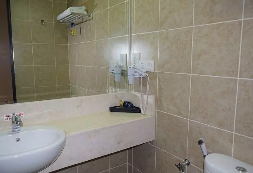 Fotos del hotel Elvour  Serpong:  7