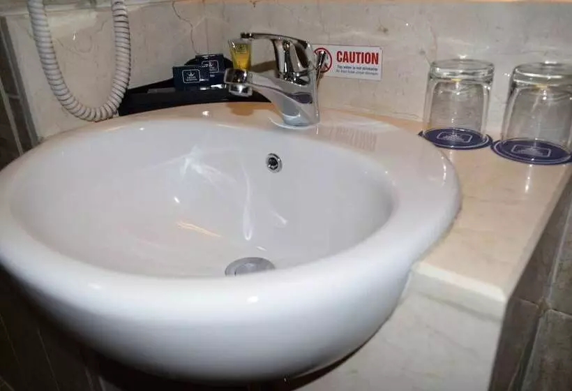 Fotos del hotel Elvour  Serpong:  12