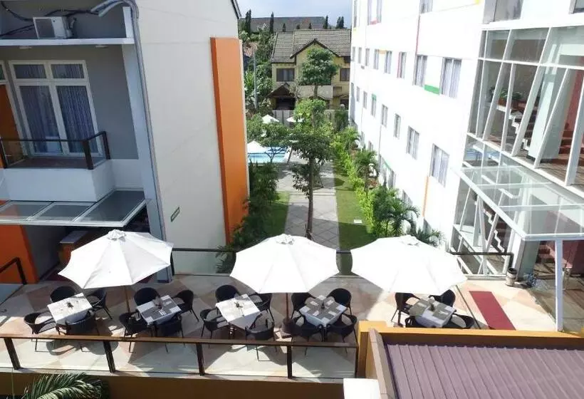 Fotos del hotel The Victoria  Yogyakarta:  7