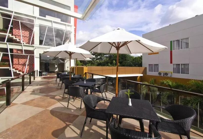 Fotos del hotel The Victoria  Yogyakarta:  25