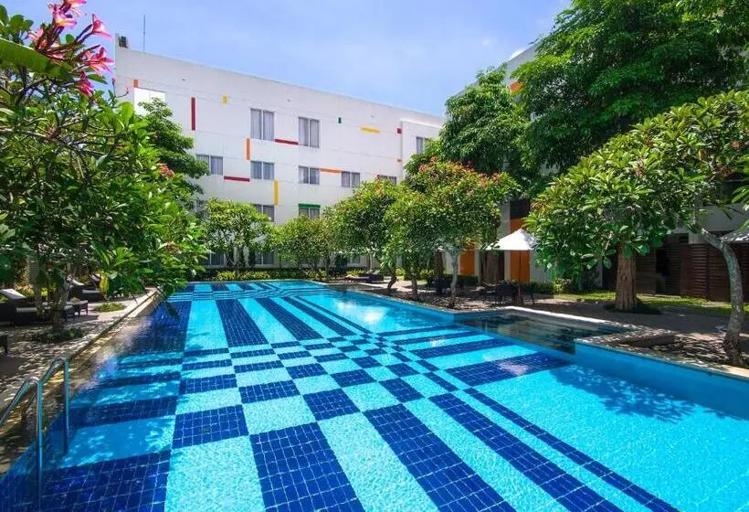 Fotos del hotel The Victoria  Yogyakarta:  2