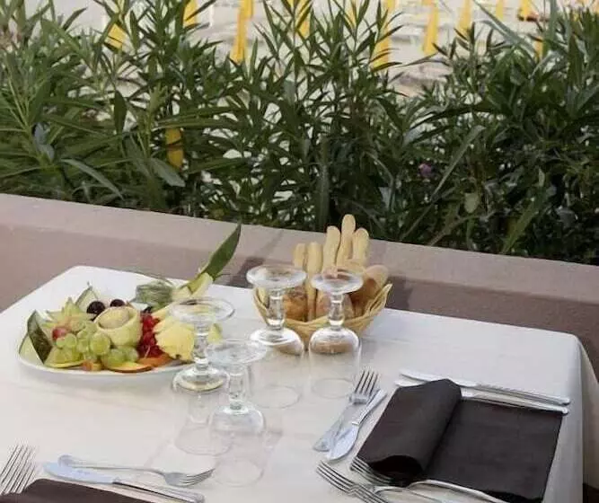 Fotos del hotel Free Beach Club:  11