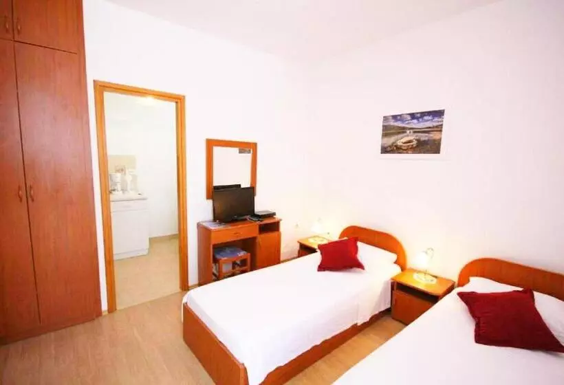 Fotos del hotel Apartments Cakelic:  9