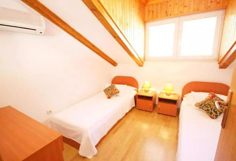 Fotos del hotel Apartments Cakelic:  22