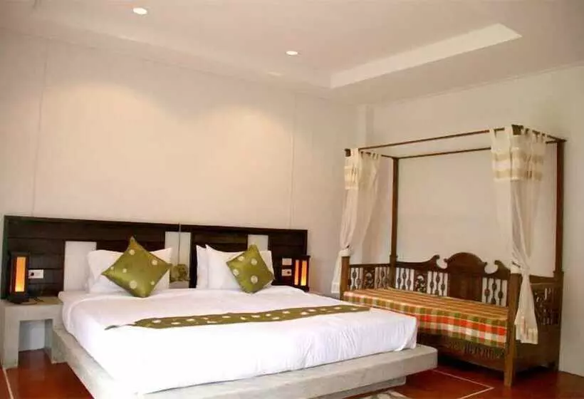 Khaoyai Nature Life & Tours