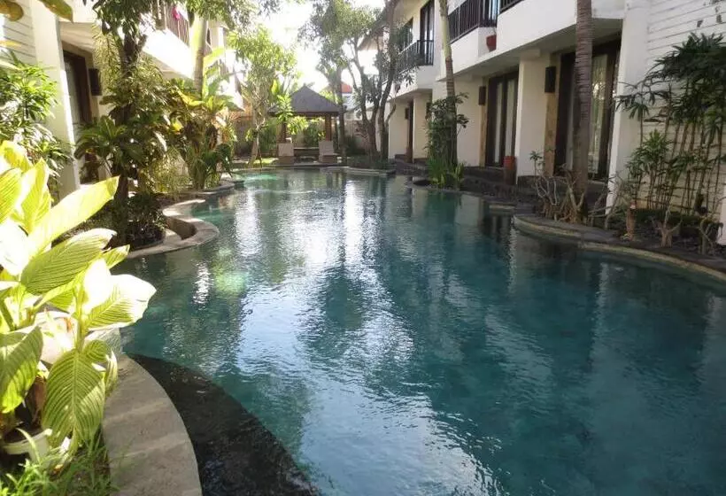Fotos del hotel Seminyak Townhouse:  2
