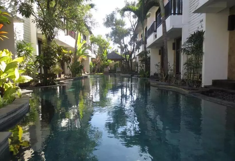 Fotos del hotel Seminyak Townhouse:  12