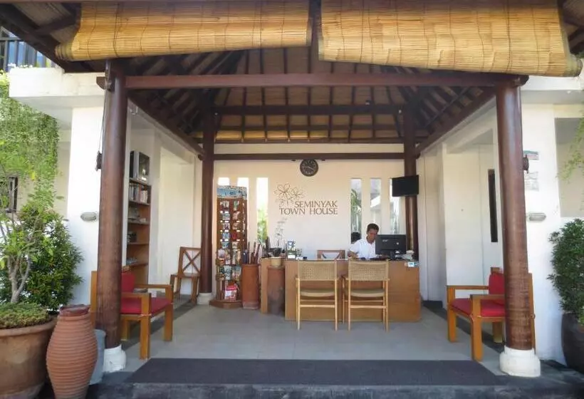 Fotos del hotel Seminyak Townhouse:  4