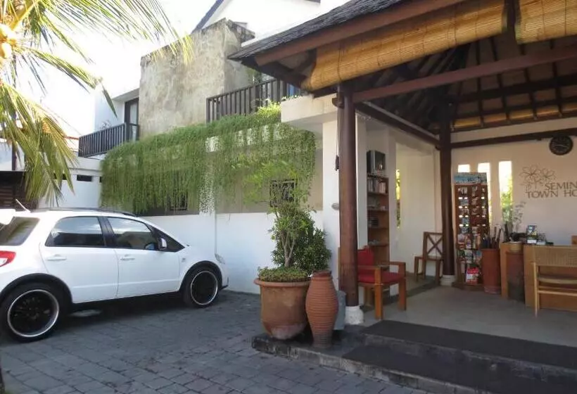Fotos del hotel Seminyak Townhouse:  10