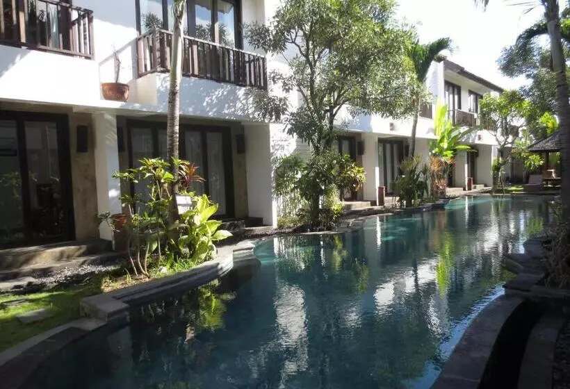 Fotos del hotel Seminyak Townhouse:  14