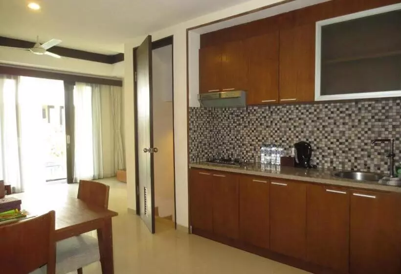 Fotos del hotel Seminyak Townhouse:  6