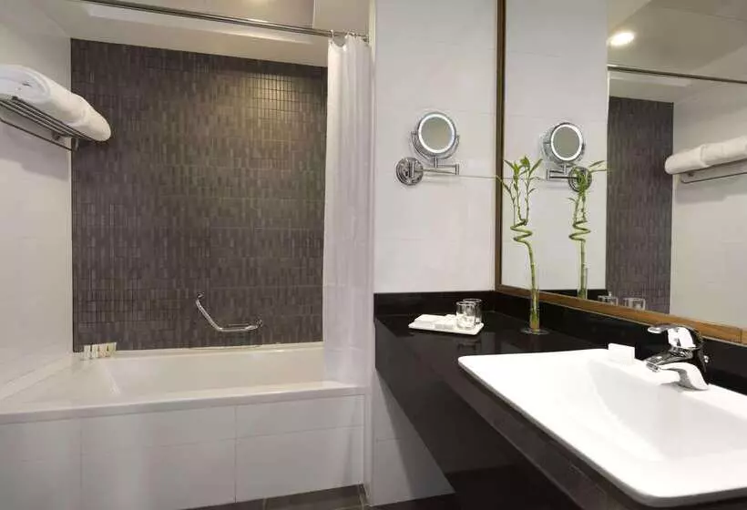 Fotos del hotel Ramada By Wyndham Abu Dhabi Corniche:  10