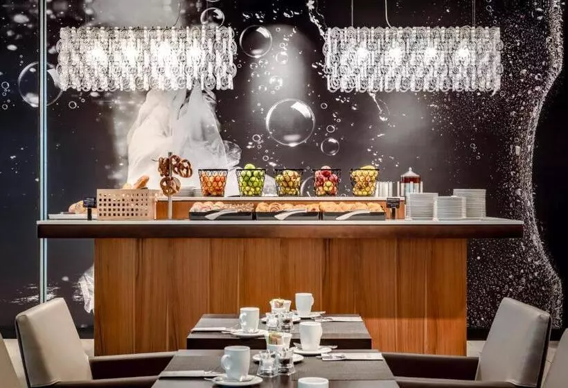 Fotos del hotel Courtyard By Marriott Cologne:  5