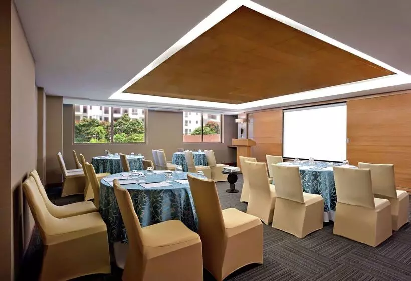 Fotos del hotel Doubletree Suites By Hilton Bangalore:  19