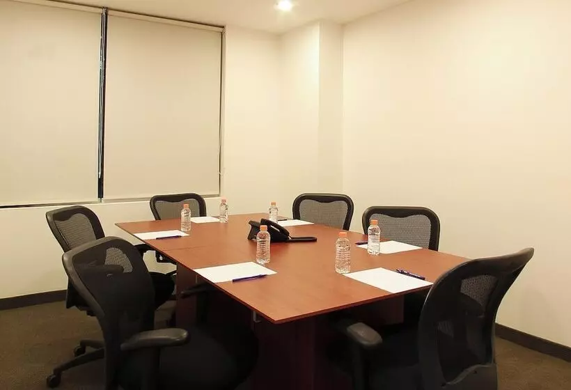 Fotos del hotel One Queretaro Aeropuerto:  11