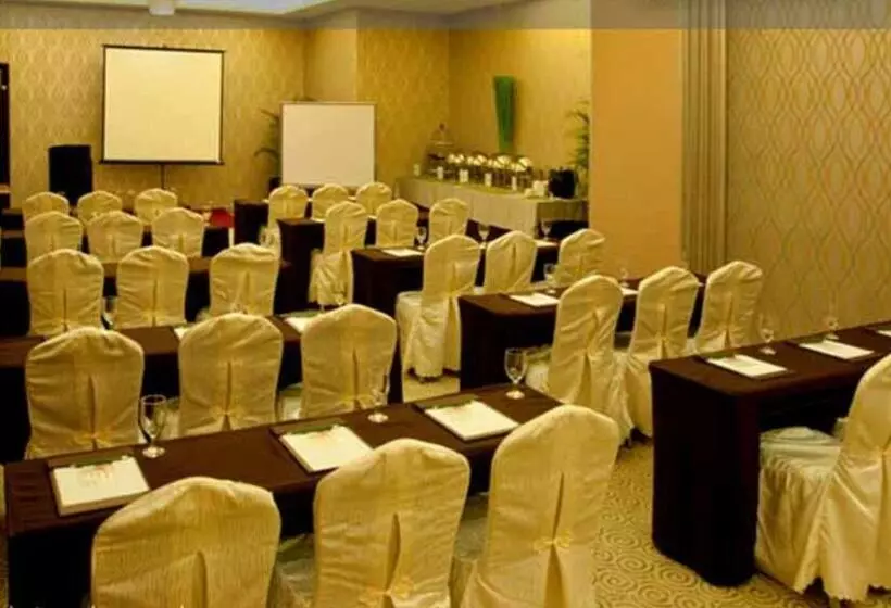 Fotos del hotel Diamond Suites And Residences:  7