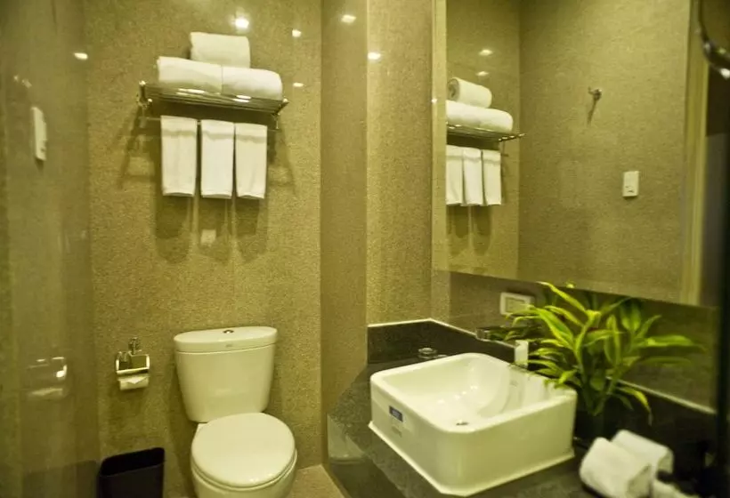 Fotos del hotel Goldberry Suites And:  8