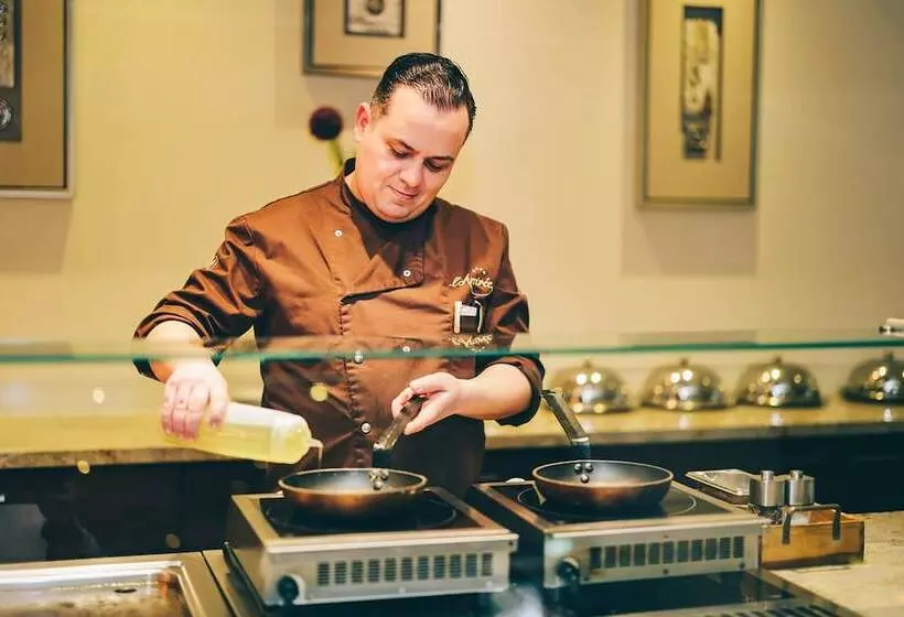 Fotos del hotel L'arrivée Hotel & Spa:  6